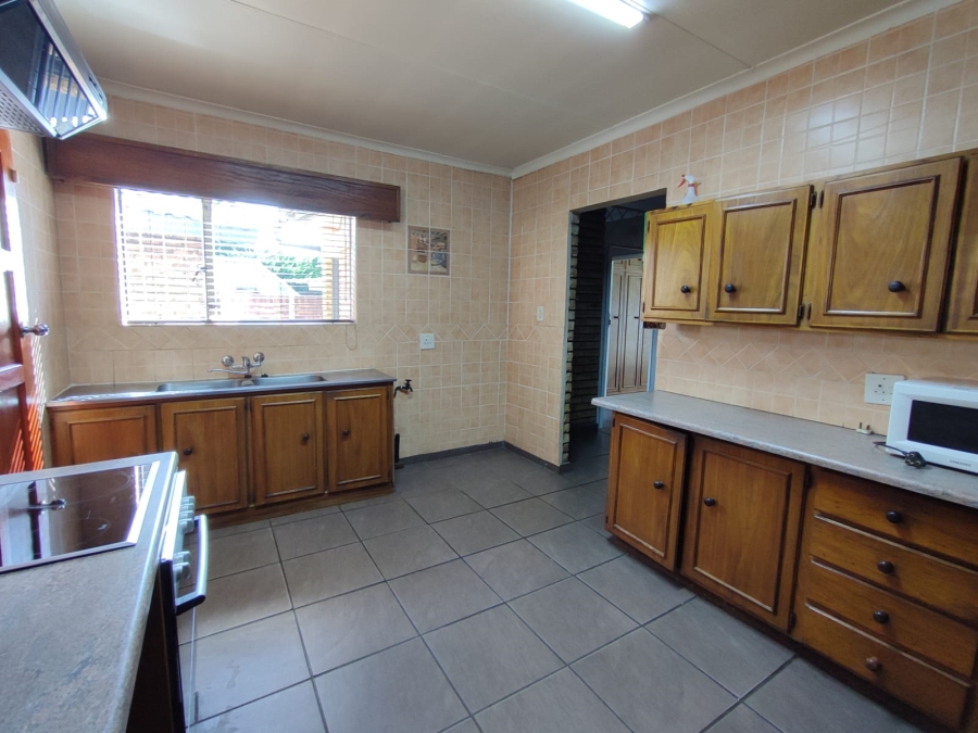 4 Bedroom Property for Sale in Lourenspark North West